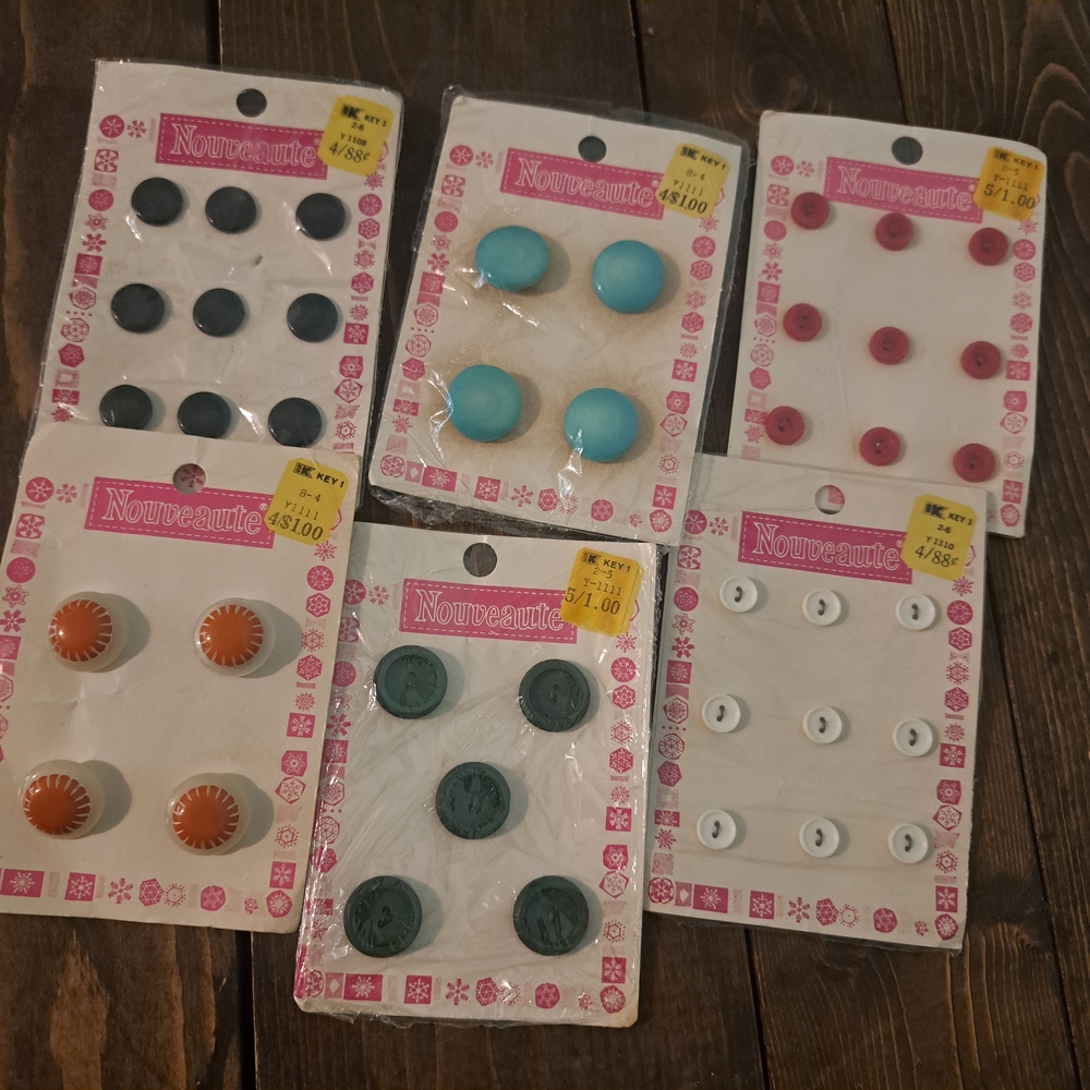 Vintage buttons Bulk